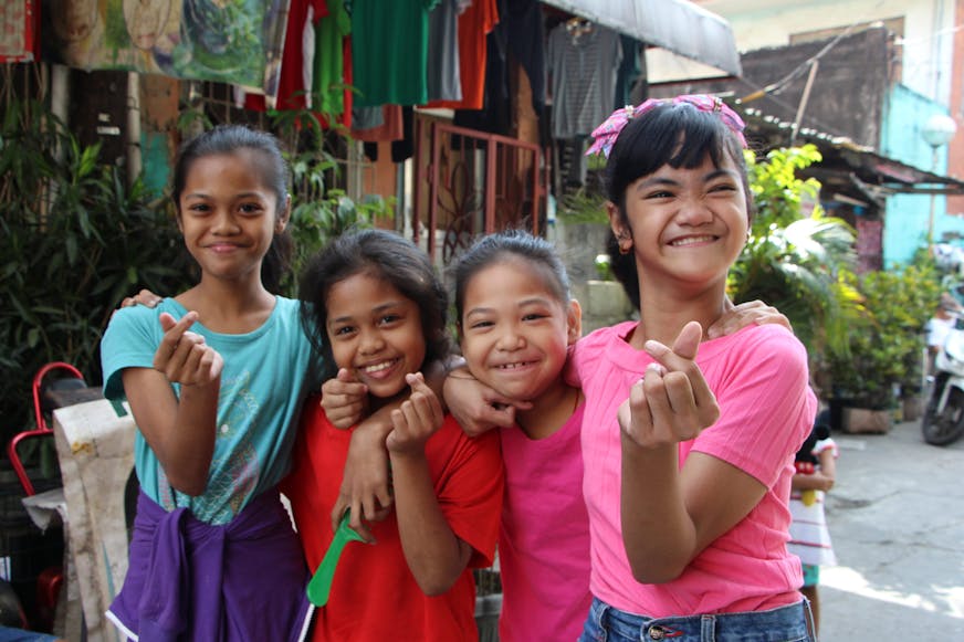 Aisha samen met vriendinnen