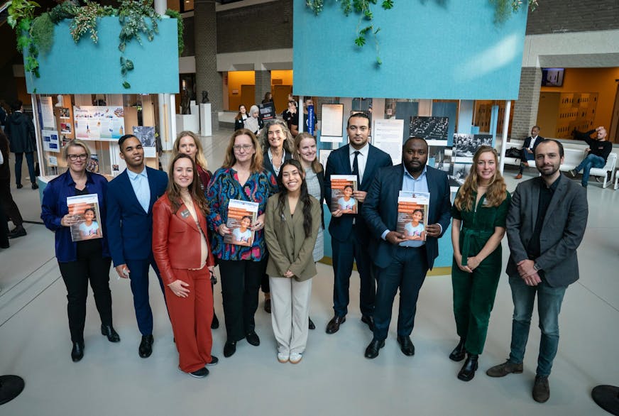 Overhandiging Petitie KROS